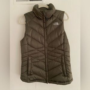 The North Face 550 Puffer Vest